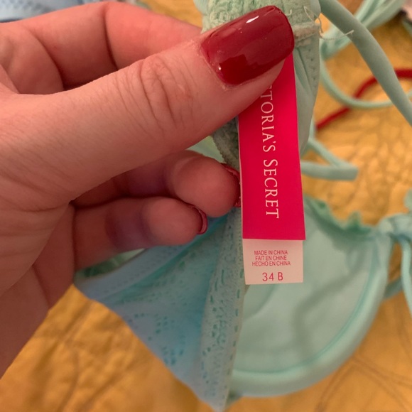 Lot of swim suit tops - Picture 15 of 16